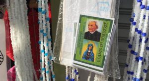 Imitações de RG e CNH com foto de Padre Cícero são vendidas como 'lembranças' em Juazeiro do Norte