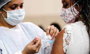 Com atual acesso e ritmo de vacinação, Ceará levará até outubro para aplicar 1ª dose em prioridades