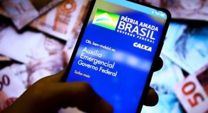 Previsão é de auxílio em torno de R$ 250 por 4 meses até junho, diz Lira