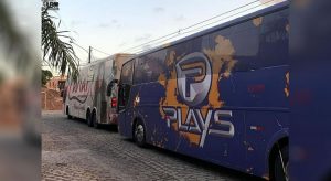 Caviar com Rapadura e Forró dos Plays vendem ônibus por impactos da pandemia do coronavírus