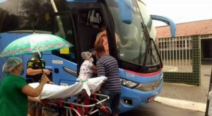 Grávida de gêmeos, mulher dá à luz em ônibus enquanto viajava do Ceará para o Rio de Janeiro