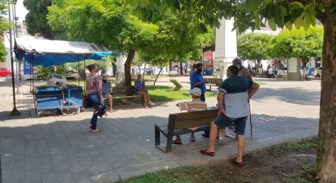 Centro do Crato tem movimentação moderada durante a primeira semana de lockdown