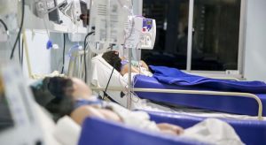 Quase metade dos cearenses hospitalizados por Covid em 2021 tem menos de 60 anos