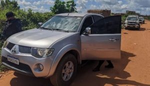 Assaltantes fogem da polícia em Juazeiro que recupera caminhonete e R$ 3 mil