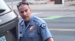 Ex-policial acusado de matar George Floyd é condenado à prisão