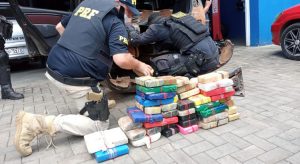 Operação da PRF e Polícia Militar apreende carga de drogas avaliada em R$ 6,3 milhões