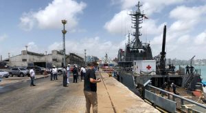 Barco com três corpos é encontrado à deriva no litoral de Fortaleza