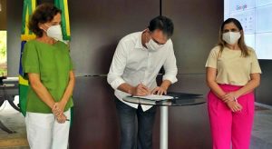 Governador Camilo Santana assina nomeação de 1.250 professores para a rede estadual