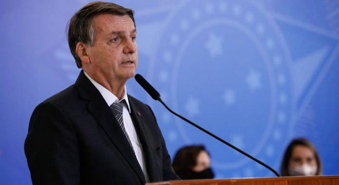 Jair Bolsonaro critica CPI da Covid-19: "Por que isso? Nós fizemos a nossa parte"