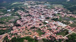 Menino de 3 anos morre afogado ao cair em poço no quintal de casa, no interior do Ceará