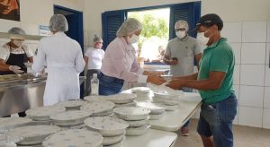 Juazeiro reabre cozinhas comunitárias e passa a oferecer até 800 refeições por dia às famílias cadastradas no CRAS