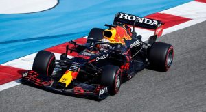 Verstappen aproveita erro de Hamilton e vence o GP de Emilia Romagna