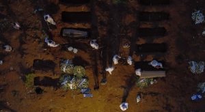 Brasil registrou 55 mil mortes acima do previsto em 2020