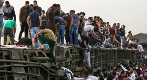 Acidente de trem deixa cerca de 100 feridos no Egito neste domingo (18)