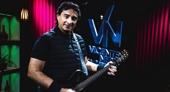 Cantor Vicente Nery é internado com Covid-19 em Fortaleza