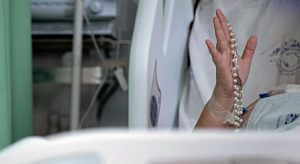 Pesquisadores defendem reclassificação da Covid-19 para febre viral trombótica