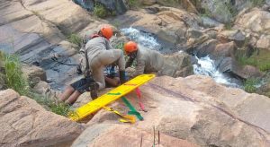 Veja resgate espetacular em Caririaçu de jovem que caiu em uma cachoeira