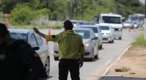Atuando em barreiras, servidores do Detran querem entrar no grupo prioritário da vacinação no Ceará