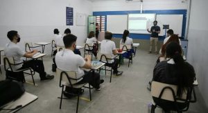 Justiça derruba decisão de retorno às aulas presenciais do ensino médio no Ceará