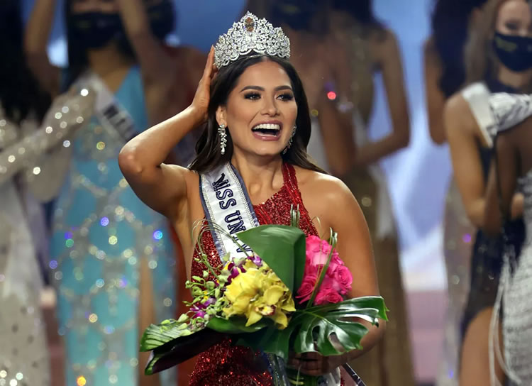Brasileira Julia Gama fica em 2º lugar no Miss Universo