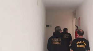 Comentário em postagem na internet leva PF à busca e apreensão contra suspeito de pornografia infantil