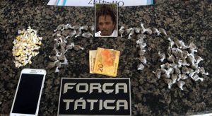 PM de Crato descobre venda de drogas dentro do mato e prende acusado
