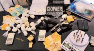 Casal preso em Juazeiro com armas, muita droga e R$ 7,8 mil em dinheiro