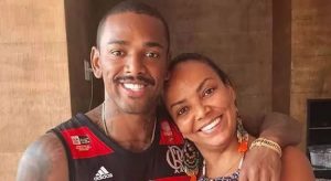 Mãe do cantor Nego do Borel é investigada por suspeita de agredir a enteada