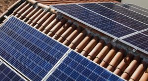 Empresa abrirá linha de montagem de painéis de energia solar no Ceará, revela secretário