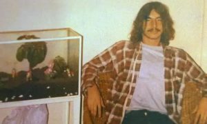 Homem matou e guardou em casa por 15 anos corpo de invasor