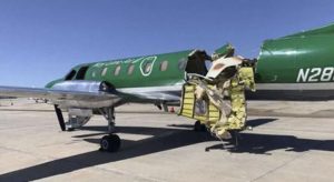 Após colisão no ar, piloto pousa sem perceber avião quase partido ao meio