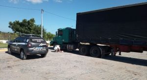 Em Icó, Polícia Civil localiza carreta que tinha sido assaltada com carga de cerveja em Pernambuco