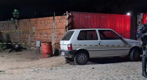 Passageiro é encontrado morto no banco de carro abandonado na Grande Fortaleza