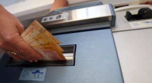 Servidores estaduais do Ceará recebem primeira parcela do 13º nesta segunda-feira