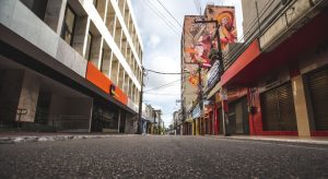 Primeiro lockdown no Ceará reduziu em 26% mortalidade por Covid-19, diz estudo