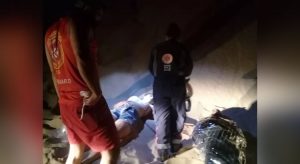 Casal de turistas é resgatado pelos bombeiros após queda do alto de duna