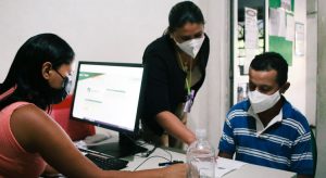 Primeiro dia do mutirão de cadastro para vacinação em Fortaleza tem baixa procura