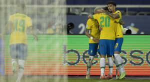 Brasil vira em cima da Colômbia no último lance e segue 100% na Copa América