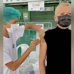 Xuxa Meneghel é vacinada contra a Covid-19 no Rio de Janeiro