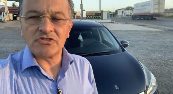 Carro de vice-prefeito de Juazeiro do Norte é alvo de tiros em Chorózinho