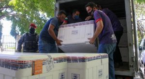 Primeiro lote de vacinas da Jenssen chega a Fortaleza