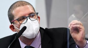 Brasil poderia ter evitado até 400 mil mortes por Covid, diz Pedro Hallad na CPI