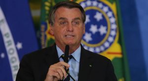 "No que depender de mim, vai ter Copa América no Brasil", diz Bolsonaro