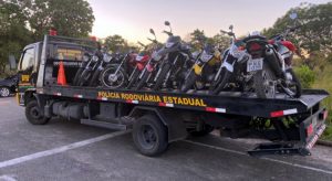 Operação contra 'racha' apreende 12 motocicletas e recolhe três CNHs em Fortaleza