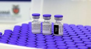 Ceará deve receber mais 267 mil doses de vacinas contra a Covid-19 nesta semana, diz Camilo