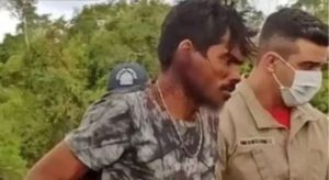 Jovem é espancado e deixado às margens de rodovia por se parecer com Lázaro