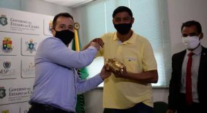 Ex-Seleção, Jardel agradece a policiais que recuperaram troféus roubados