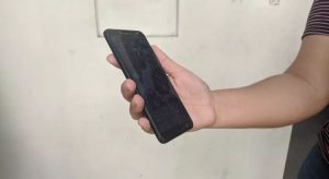 Universitária é filmada por celular no telhado enquanto tomava banho em casa