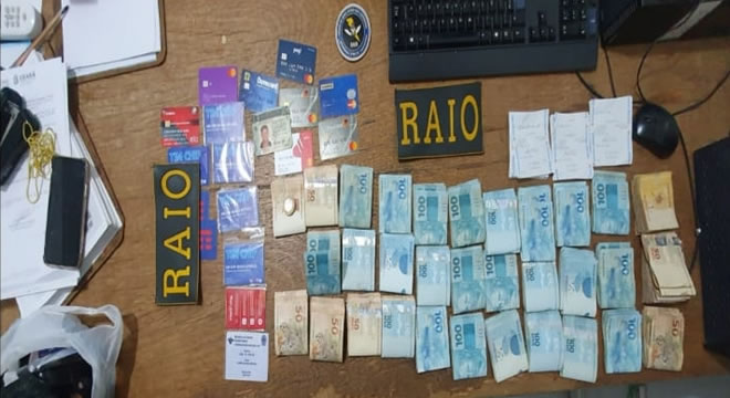 Raio apreende 31,5 mil reais e comprovantes de saques do Auxílio Emergencial em Icó