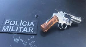 Homem foge da PM em Juazeiro e joga fora o seu revólver